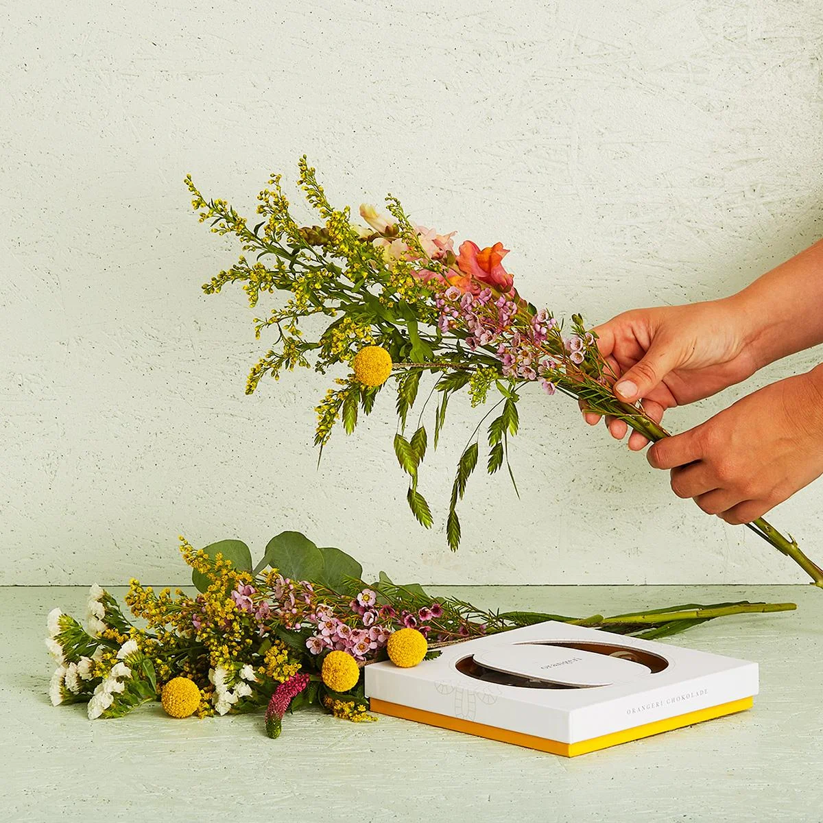 Floristens kreative buket (høj) med Orangeri Syd (12 stk.)